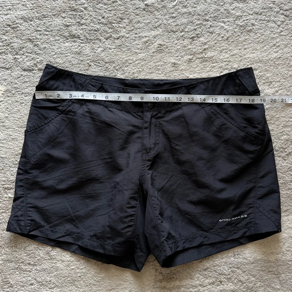 Columbia Black Coral Point ll Shorts | L - Picture 6 of 9
